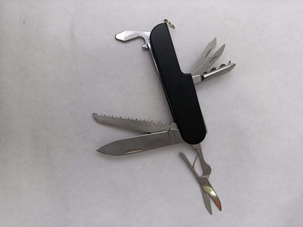 CORTAPLUMAS 11 FUNCIONES METAL NF6931