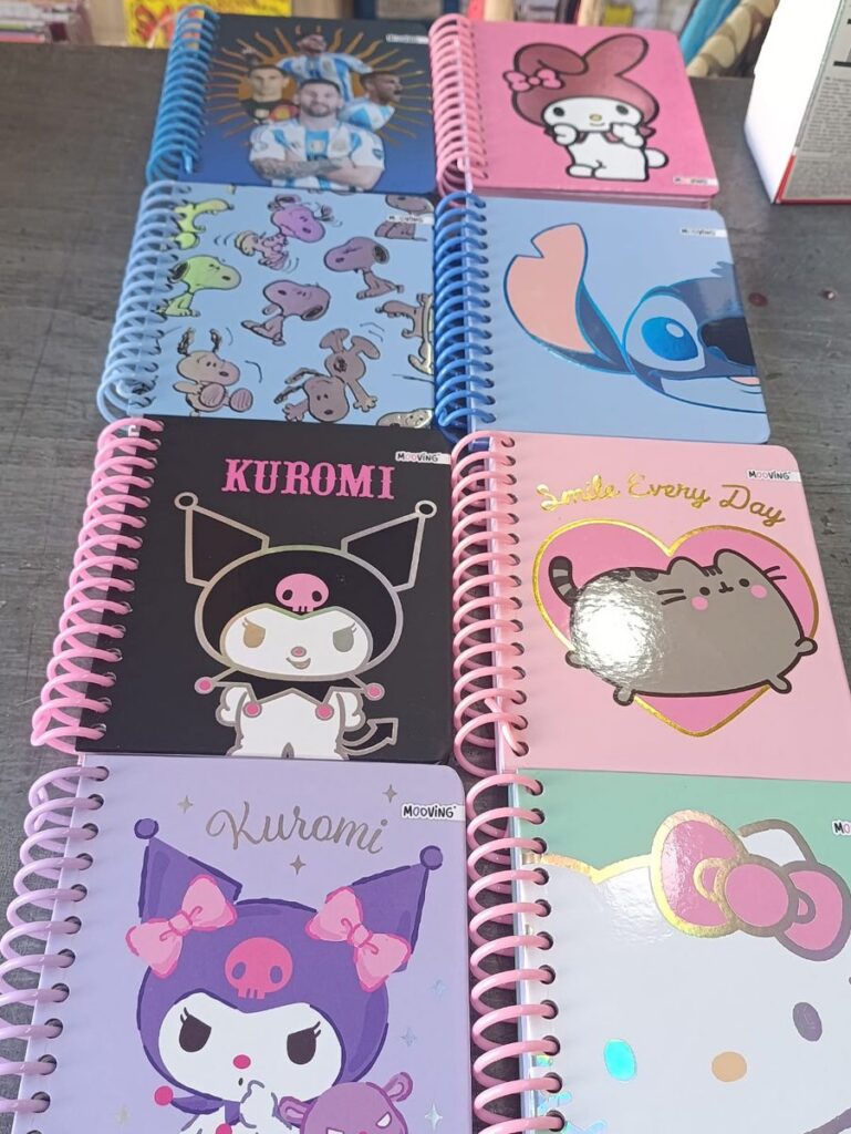 CUADERNO MOOVING PREMIUM POCKET 96 HJ PERSONAJES