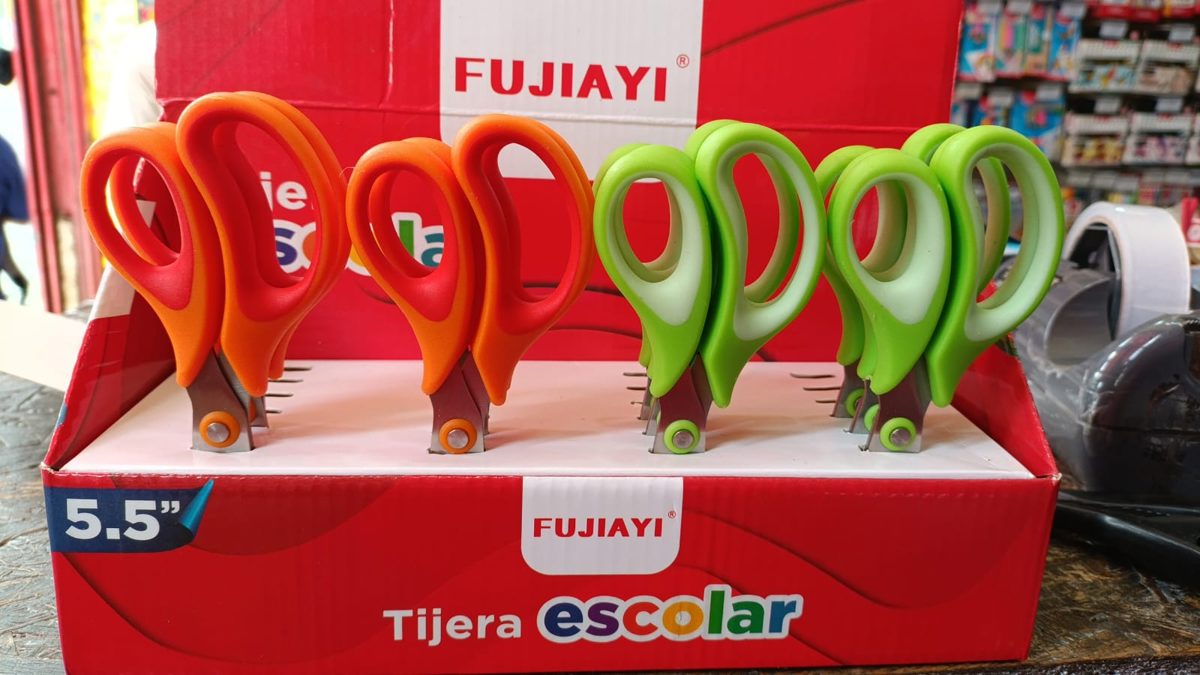 TIJERA ESCOLAR 14CM STANLESS FUJIAYI ST43471